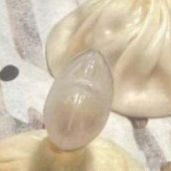 踏过荆棘丛生，走过风雨交集的岁月，仍愿你，有灿烂的微笑，在每一个平常的日子里， 