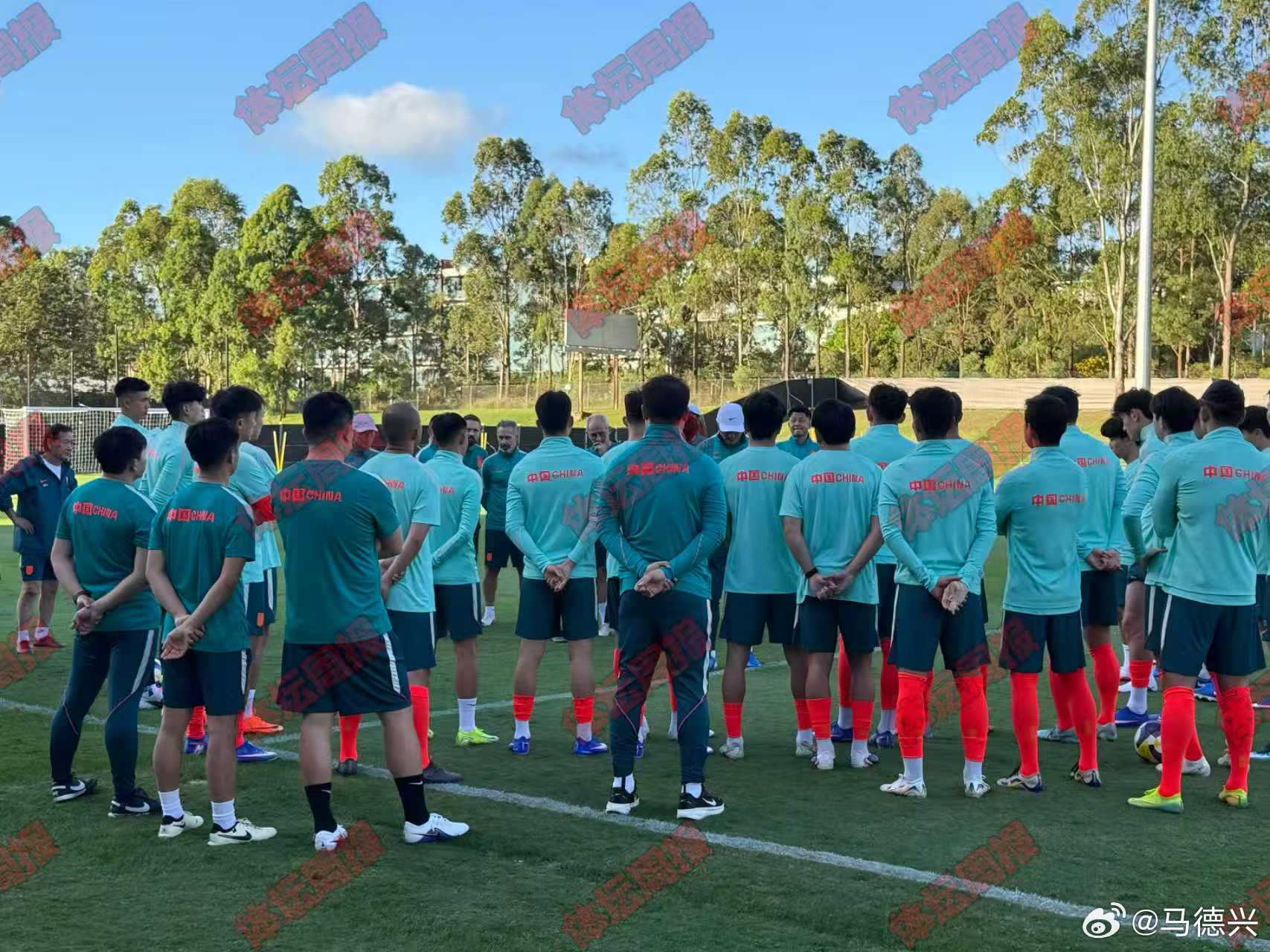 国足中国男足亚洲杯 中国男足抵达悉尼当晚开练  U23国脚享厚待 中国男足国家队