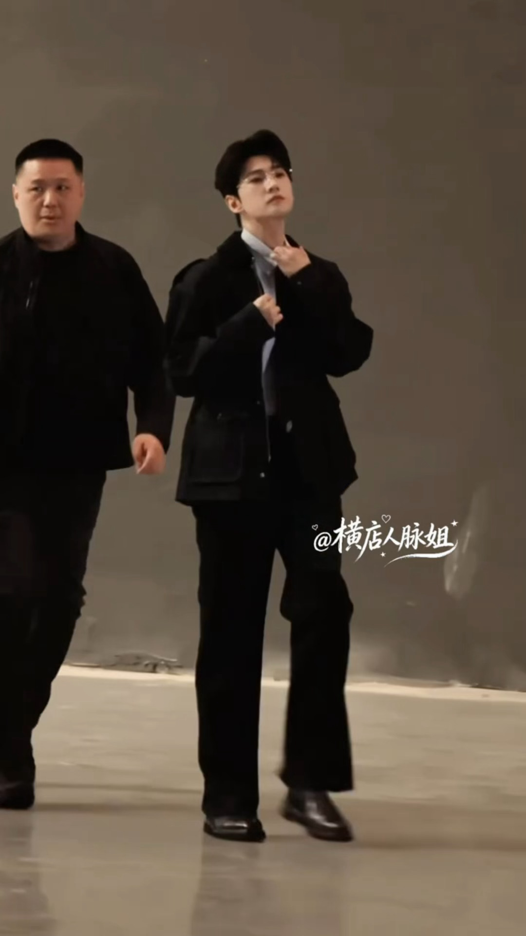 杨洋陈都灵等风热吻你路透杨洋陈都灵等风热吻你拍摄路透 天才法医许星纯 ✘ 顶流女