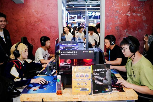 次元狂欢+硬核科技潮玩 三星品牌存储亮相BW2025