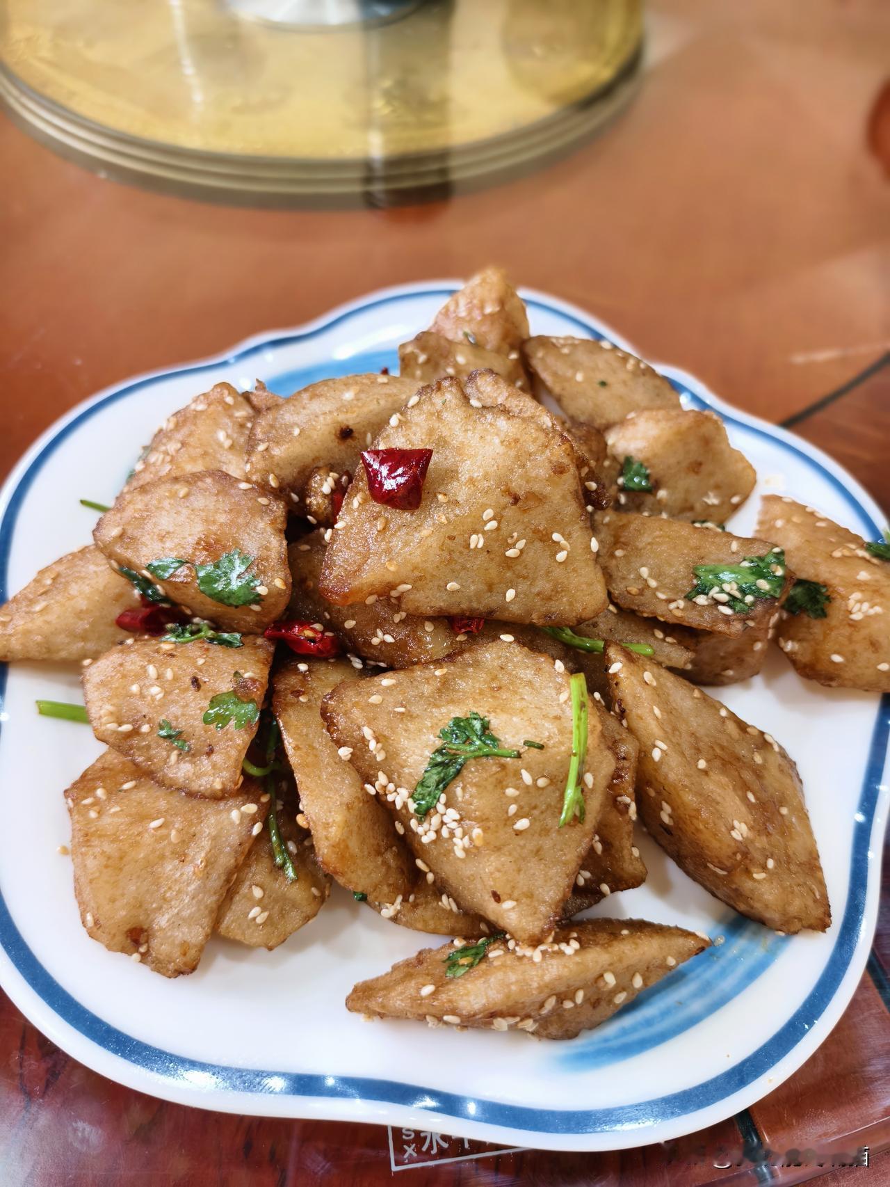 夏日生活打卡季 十多年没见了的朋友，突然在裁缝店偶遇了，聊不完的话题，一直以为是