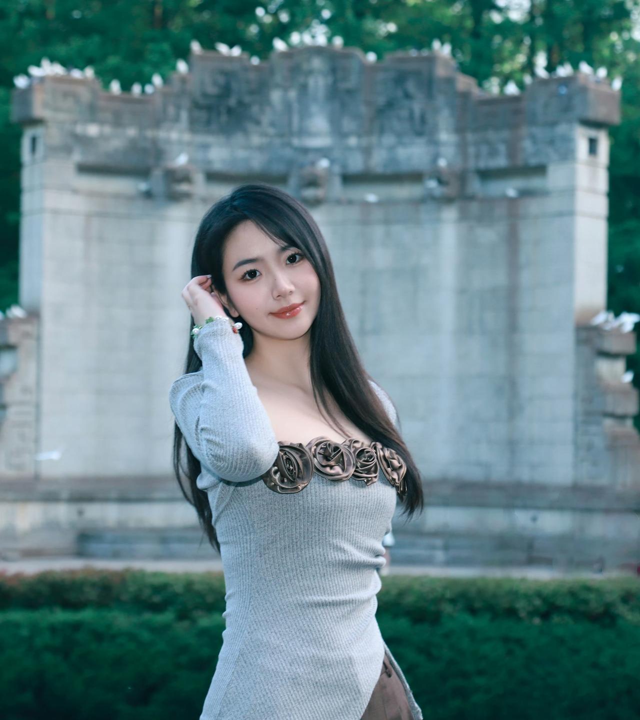 风很温柔，你也是。
岁月静好，大概就是此刻的模样。