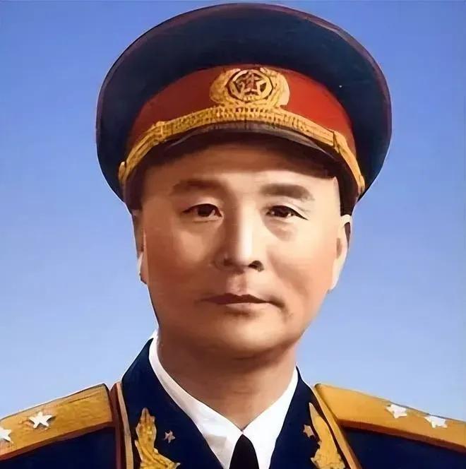 1936年8月，大别山地区深陷血雨腥风之中。

国民党军的第五次