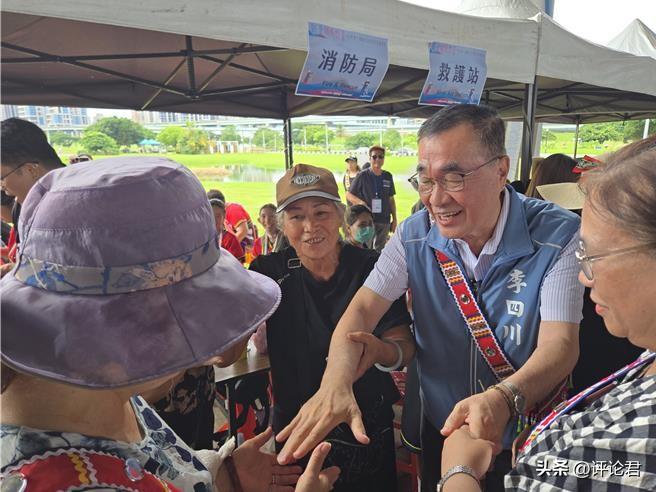 国民党新北市长参选人李四川28日出席新北市原住民族捕鱼祭，除回应台北市防洪标准遭