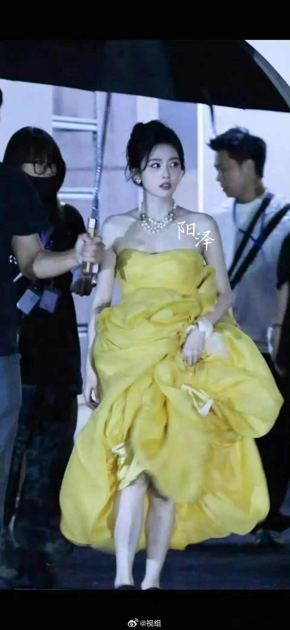 白鹿迪士尼公主路透白鹿新剧迪士尼公主路透 美呀美呀 ​​​