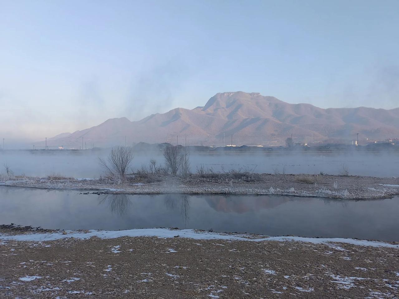 心情不错，昨晚睡的也好，早晨醒来，默背一遍《滕王阁序》《岳阳楼记》等5首骈文，一