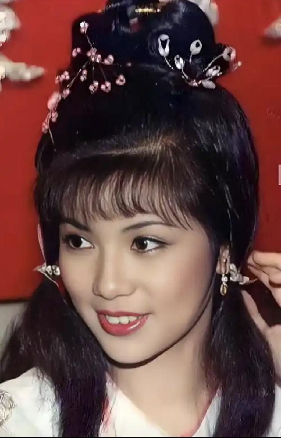 你觉得翁美玲漂亮吗在那个时代来说，在我心里觉得翁美玲特别漂亮，特别看到她在《射雕