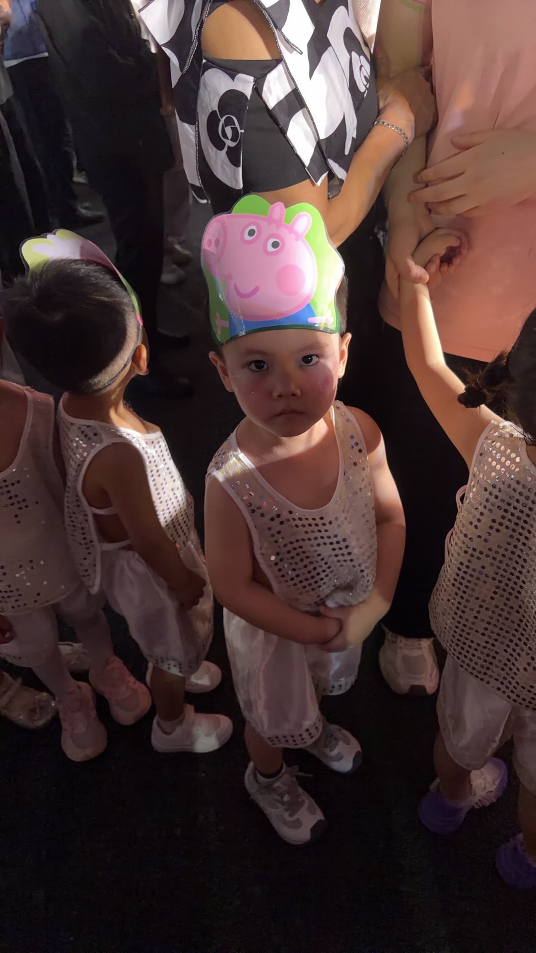 六一儿童节马上来了，我家小虎子说想去海边玩水……我只能找主任帮忙解决经费囖美加墨