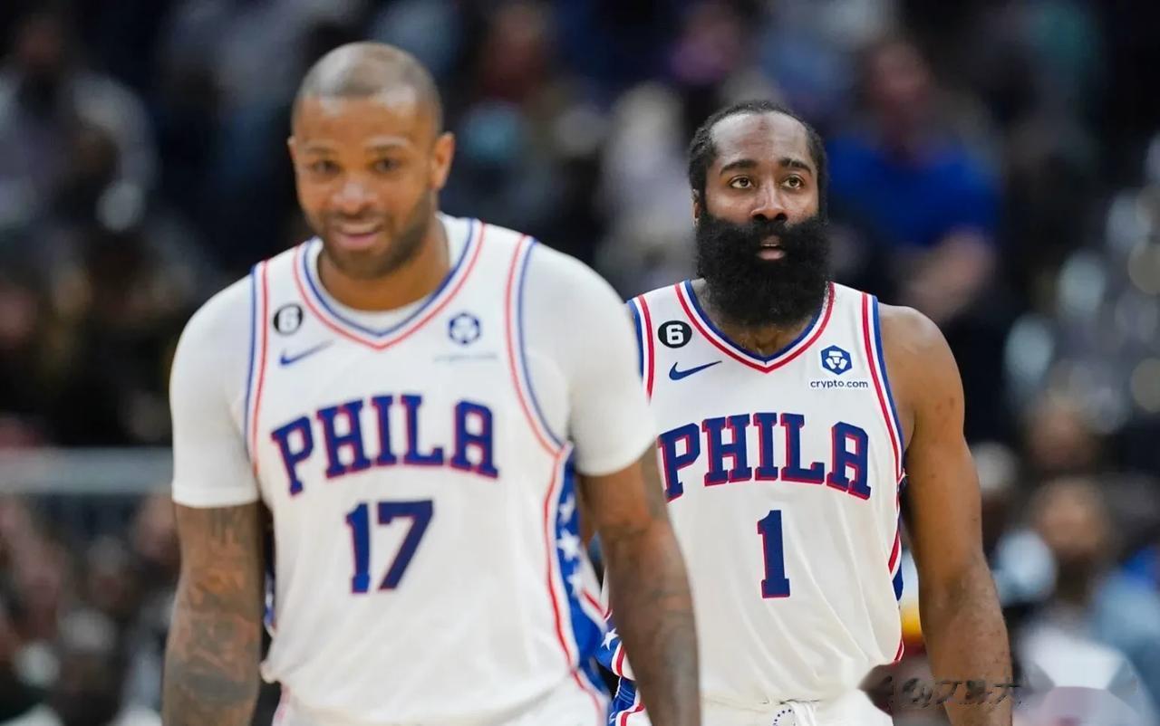#哈登[话题]# 
北京时间10月3日NBA76人队大前锋PJ塔克在球队媒体日接