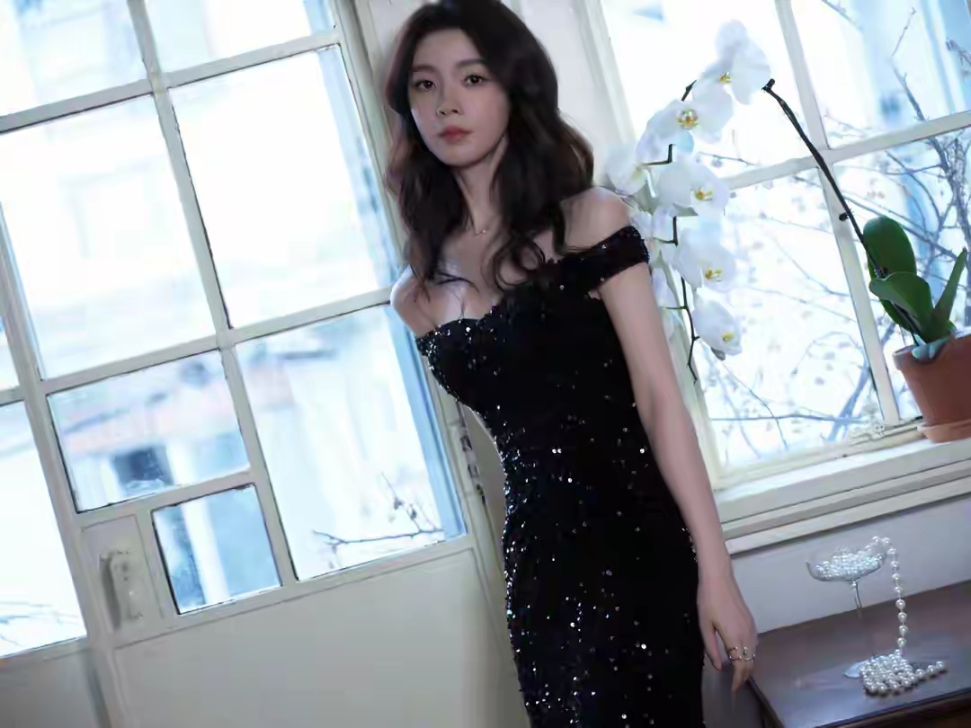 陈瑶的身材好好啊，好漂亮，这套衣服好适合她啊 