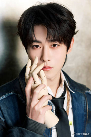 田嘉瑞跳了鞠婧祎出圈舞 没有想到田嘉瑞还原地珠跳舞名场面， 跳舞的样子真的是又有