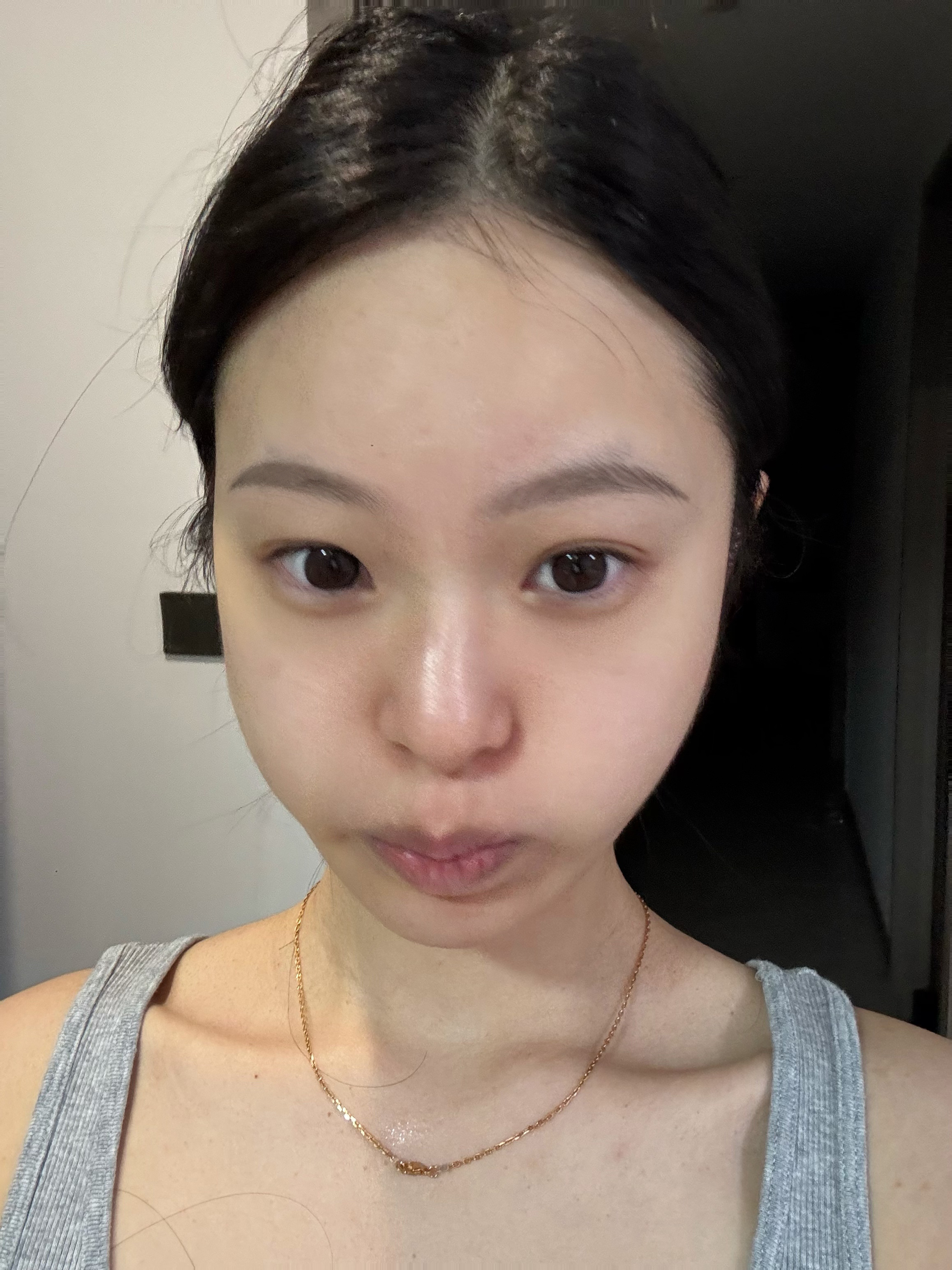 又去四七美学给眉毛补色啦，这次把眉毛加长了一点点，感觉更适合我了！ 