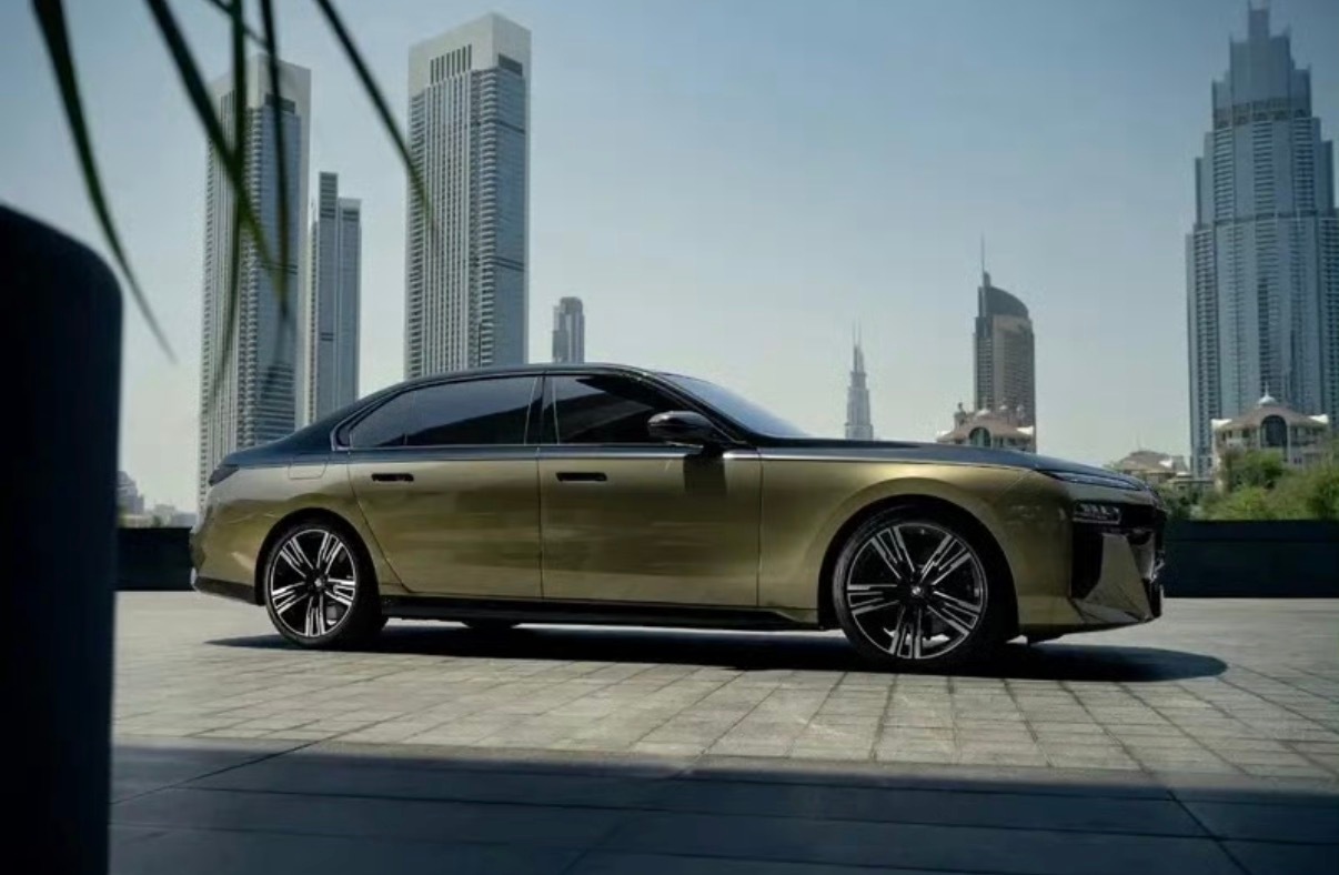 【宝马31款车型下调建议零售价 最高降幅30万元】我们从相关渠道获悉，宝马自20