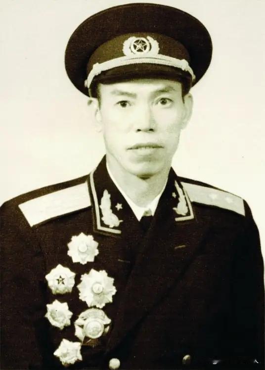 1973年，梁兴初将军被下放到太原一个化工厂劳动改造，一代抗日“虎将”秒变地方工