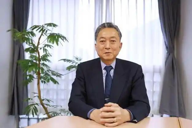 日本已站在悬崖边！前首相赶忙出来灭火，退役将领发出危险信号..
 
日本前首相鸠