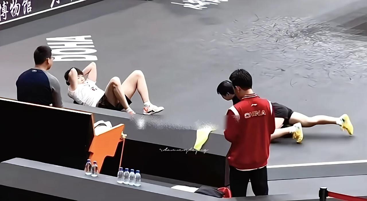 “接生婆”视角 情侣就是这样热身的