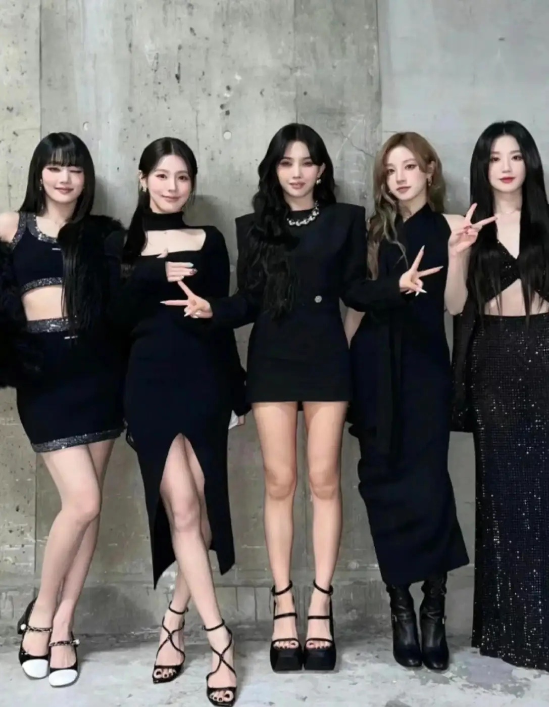 这五位美女按照颜值排序的话你会怎么排？ 