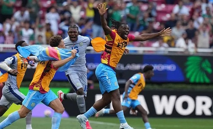 在2026世界杯洲际附加赛里，民主刚果（刚果金）凭借加时赛的巨进球，1-0击败牙