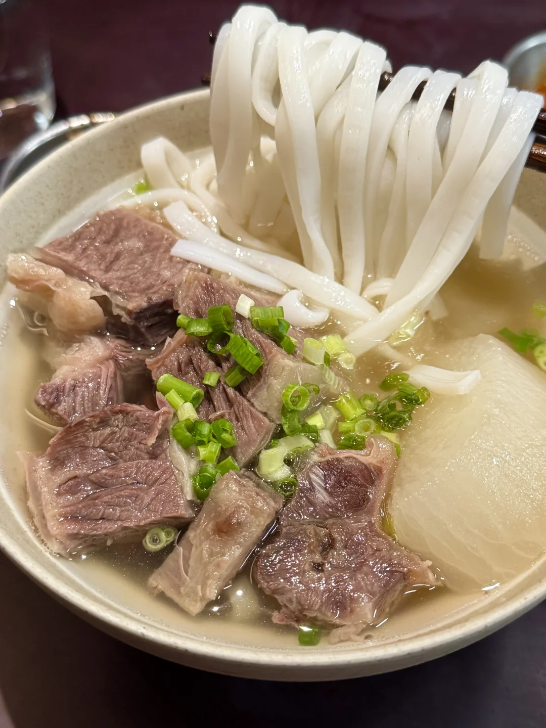 上海这碗清汤腩真的太港了。。。。。