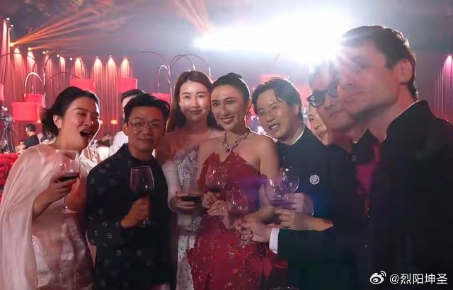 离婚10年，这一次，高调秀恩爱的王宝强，撕掉了马蓉仅剩的体面谁也没想到，如今的王