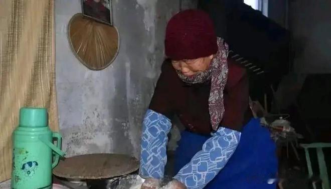 2020年，山东有个司机叫陈金亮，平时就开着大货车到处送货。这天，他接了个活儿，