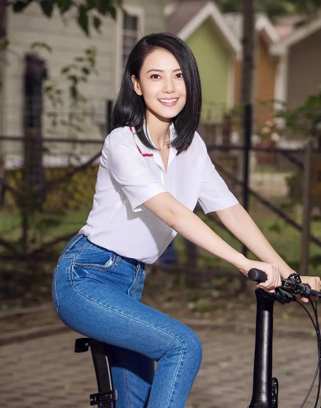 不明白，袁泉哪里比高圆圆好？

没想到，高圆圆之前跟夏雨还有一段感情。2007年