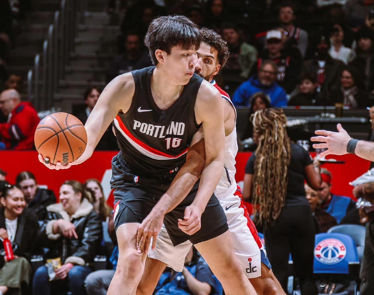 杨瀚森所在的开拓者，再不努力排名将会被快船反超了，季后赛资格都已经很难保住！多让