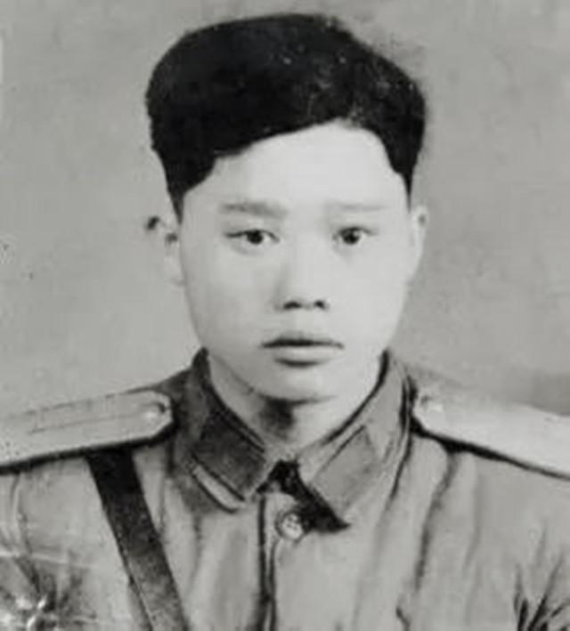 1951年1月28日，志愿军战士潘天炎因为生理需要去附近草丛上厕所，回来却意外发