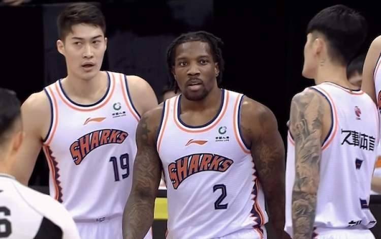 下午14点，2大NBA球星驾临中国辅佐MVP，辽篮不妙，广东惊喜来临
上海队紧急