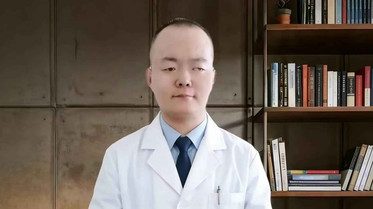 中医：气降则痰降，痰多反复，关键不在化痰，而在降气
大家好，我是陈大夫。
很多人