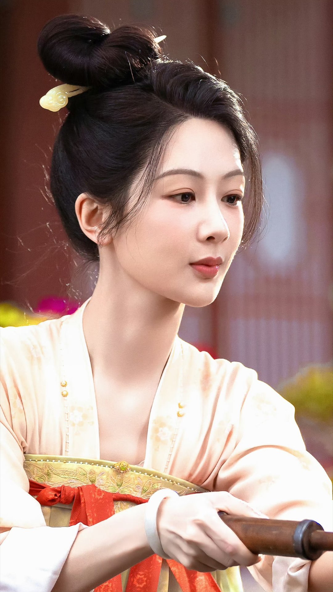 杨紫杨紫模仿AI送儿童节祝福 如果思念是一条围巾 那我一定会织很长很长.𝓘𝓯