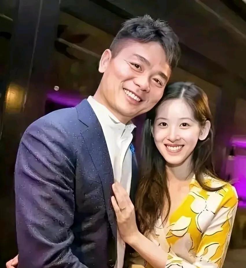 这个世界我最想不通的人，
就是刘强东了，

他都快退休的人了，财富可以说是三辈子