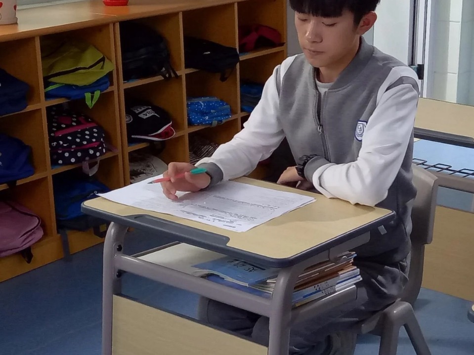 保密协议到期了网友发了去当群演的照片 ​​​