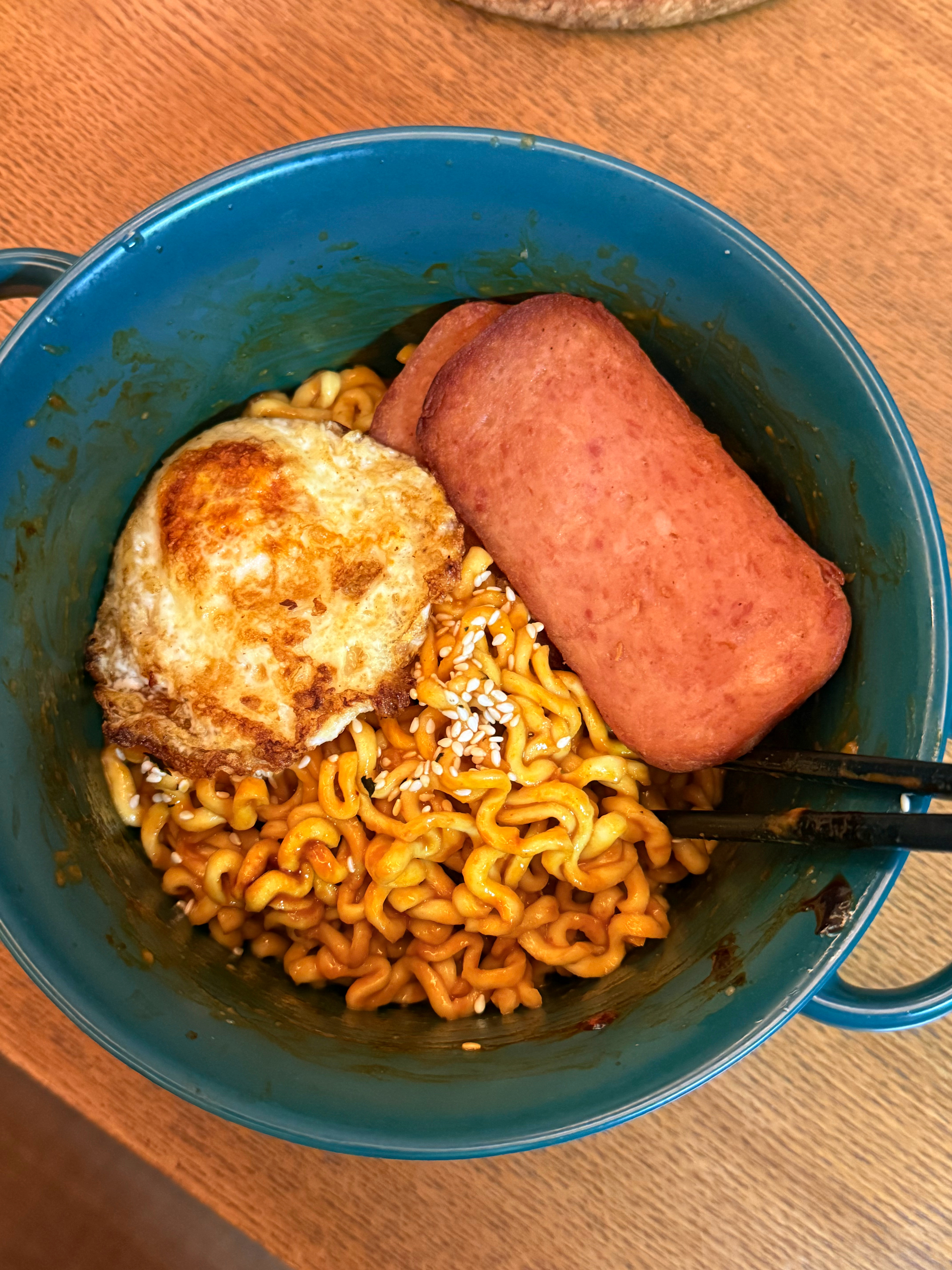 虽然我煎的蛋有点丑但是 