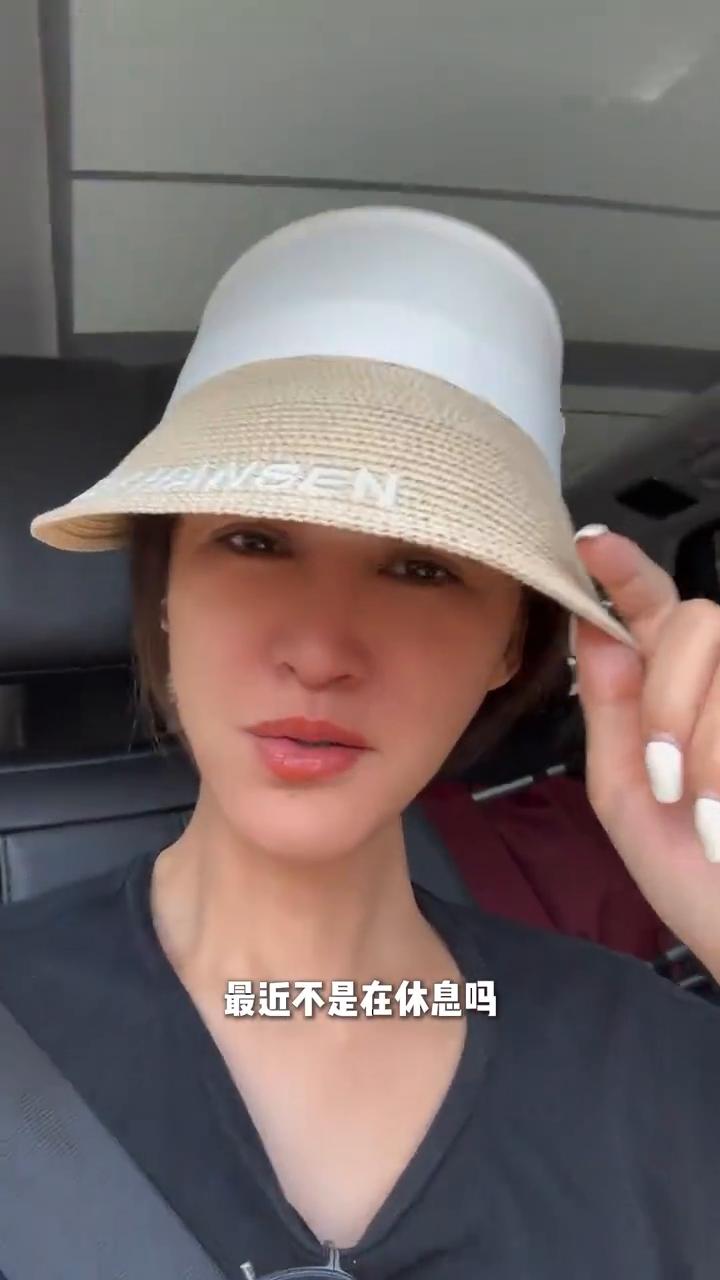 我们现在去干什么？看菜场刺鱼的。最近不是在休息吗？总想在家里做点什么有意义的事情