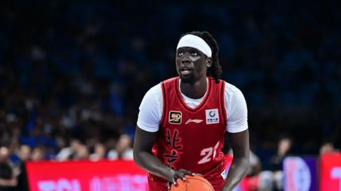 媒体人：北京男篮有奥莫特优先续约权，但目前他未在备选中