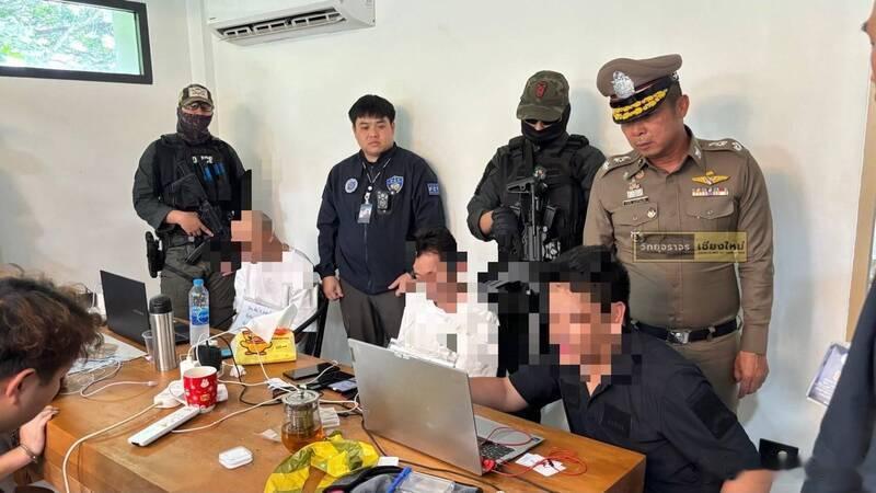 专骗国人！清迈豪宅藏电信诈骗机房 10名嫌犯落网海外新鲜事 泰国警方近日在清迈一