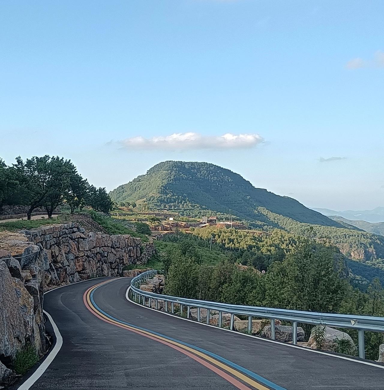 九间棚虽地处偏远，但风景这边独好