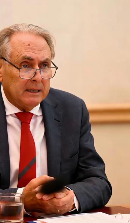 中方出手，澳方哭惨47亿！双标嘴脸藏不住了 

47亿人民币蒸发，对华牛肉出口要