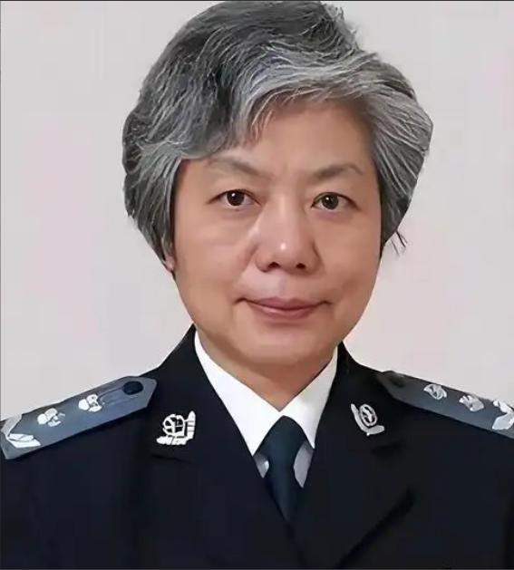 不能判刑，那就高额罚款！”中国人民公安大学李玫瑾教授建议，凡是扶了老人被要求天价