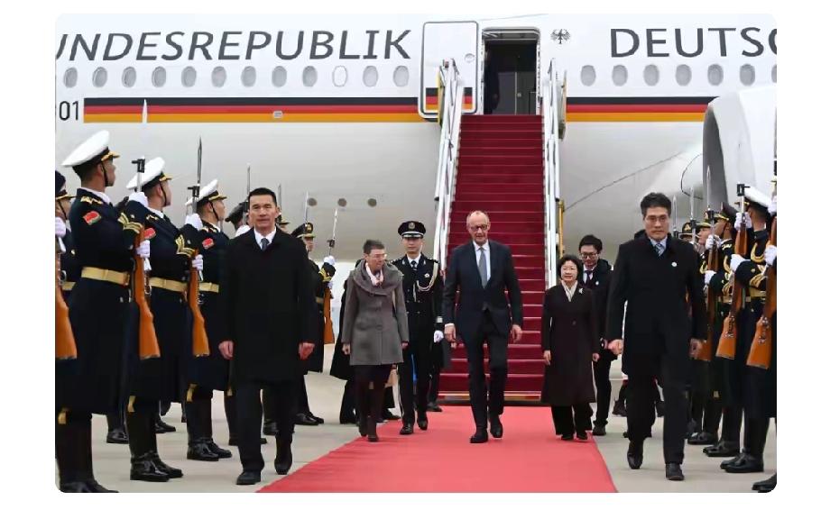 2026年2月26日，杭州宇树科技彻底火出圈，杭州的街巷里，宇树科技门也因此出了