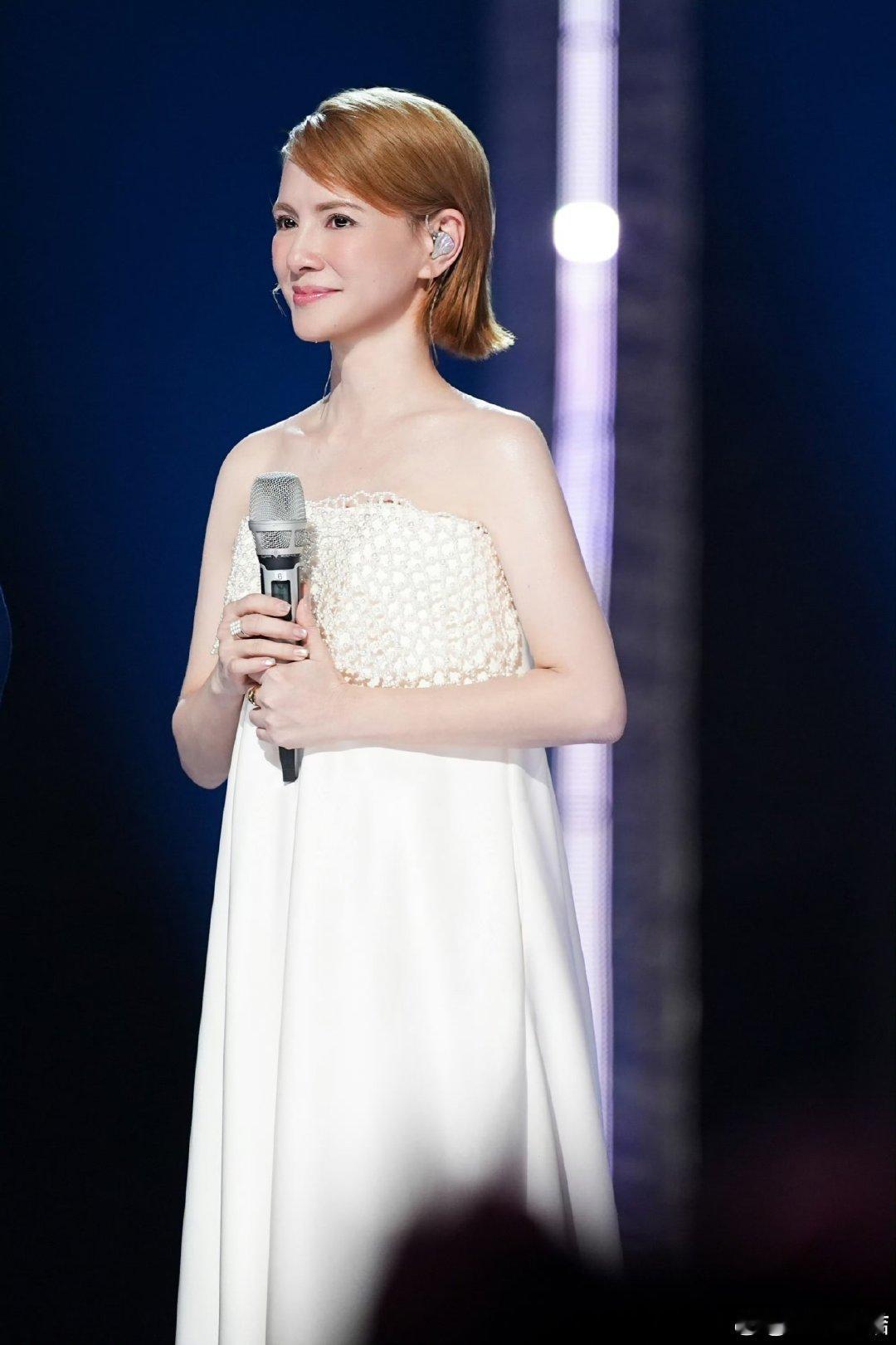 李心洁关心徐梦洁 李心洁问徐梦洁你还好吗 双向的温柔太美好了，两位都要一直好好的
