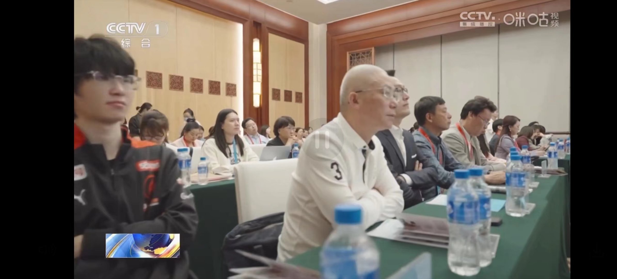 woc！！！一诺登上央视了！[666][666]在昆明举办的第三届全民阅读大会开