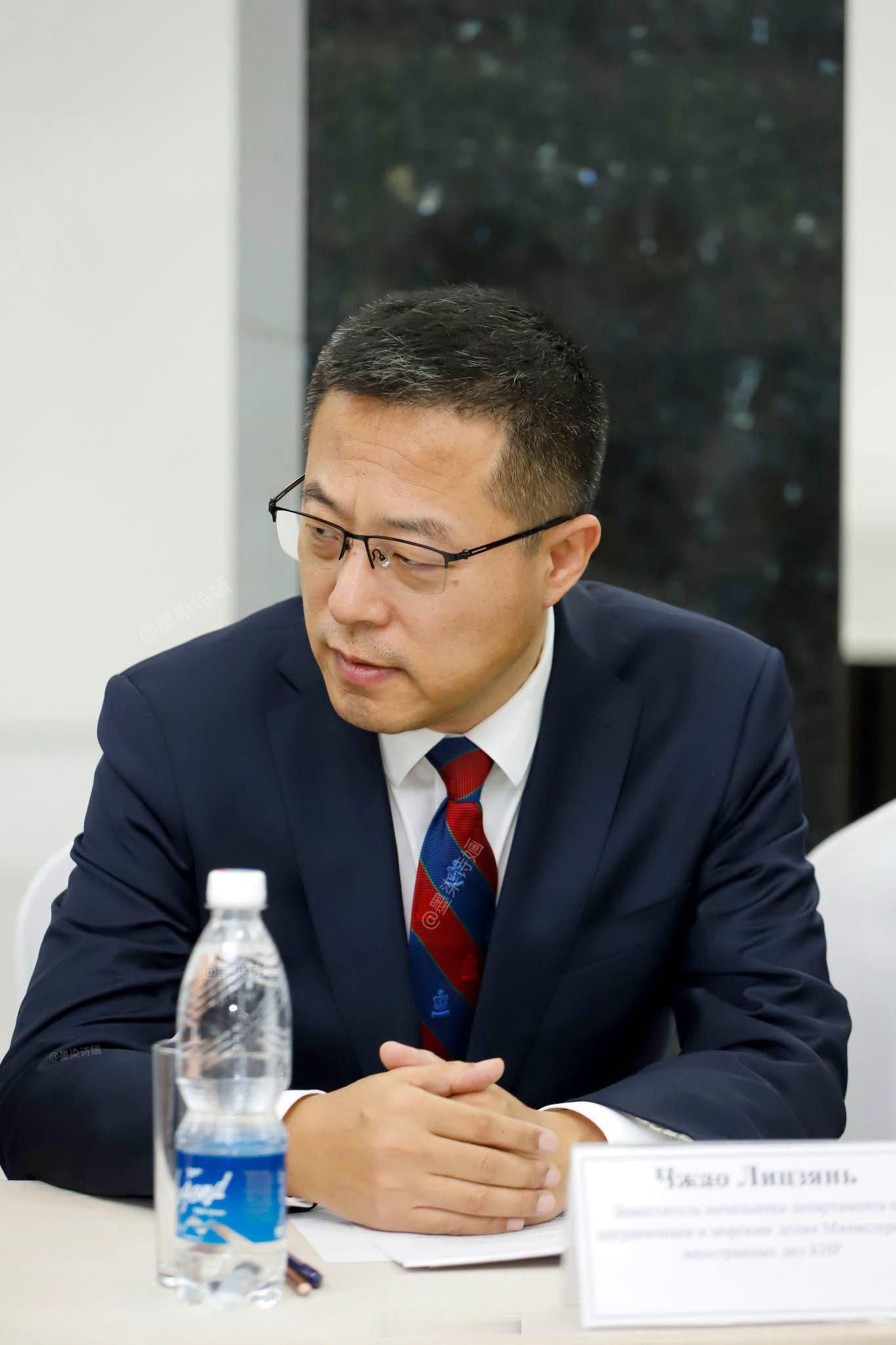 赵立坚赵立坚 2026.08.14 在吉尔吉斯斯坦出差又帅又可爱的叔。华发少生?