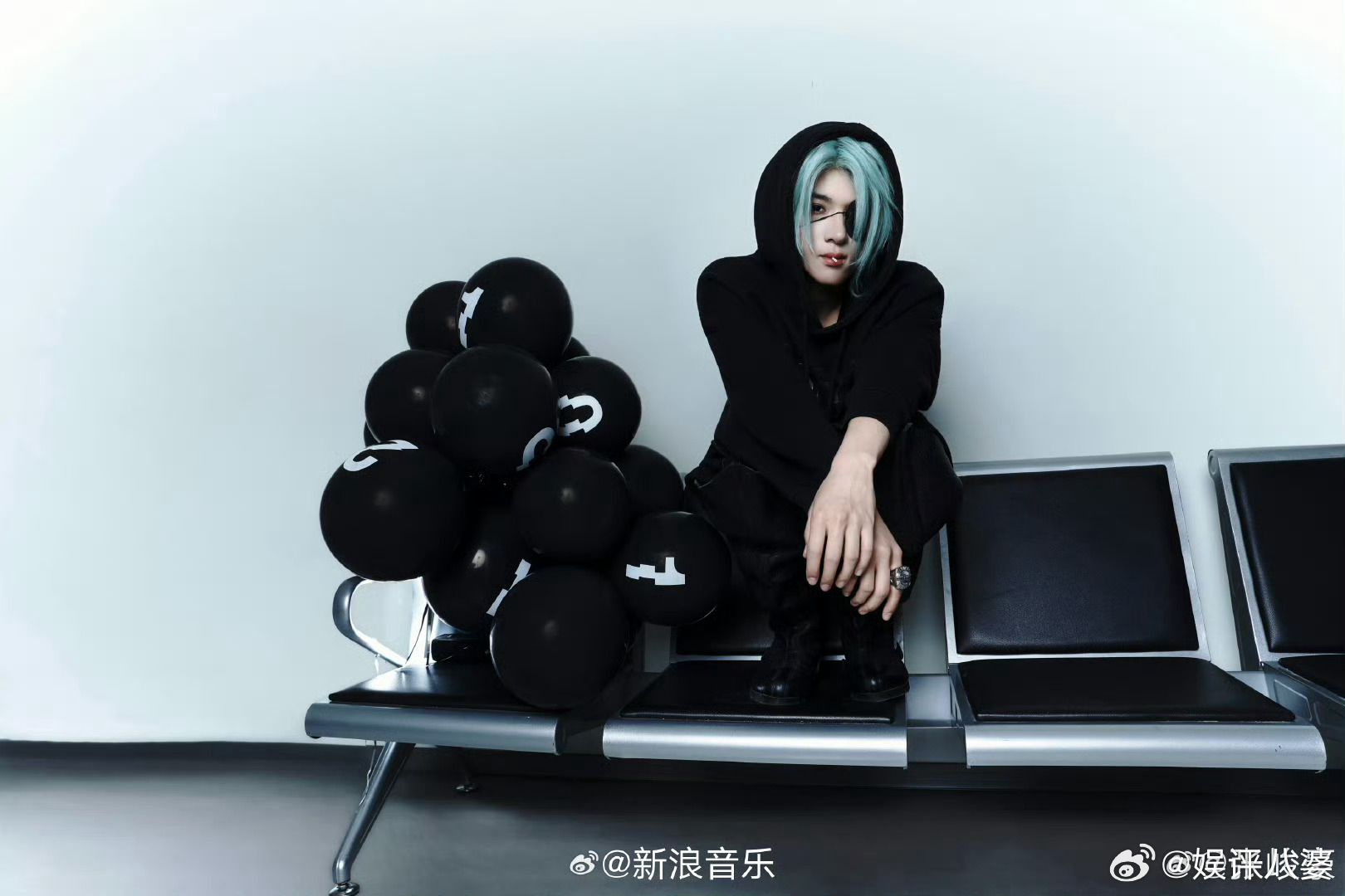 救命!EP2010大片里的顺顺也太绝了吧💚薄荷绿发梢撞上冷感黑白穿搭，漫撕感直