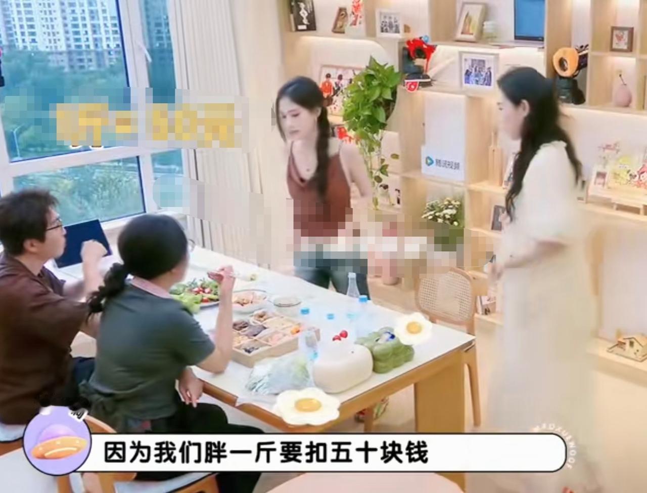 看完李一桐聊北舞经历，才真正懂舞蹈生的苦，到底有多压抑、多极致。
 
她坦言，自