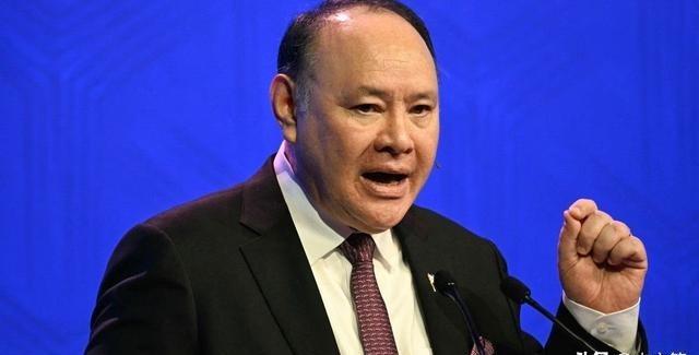 求锤得锤？听说要被中国制裁，菲防长曾笑着说，“我在中国没有资产，也不打算去中国！