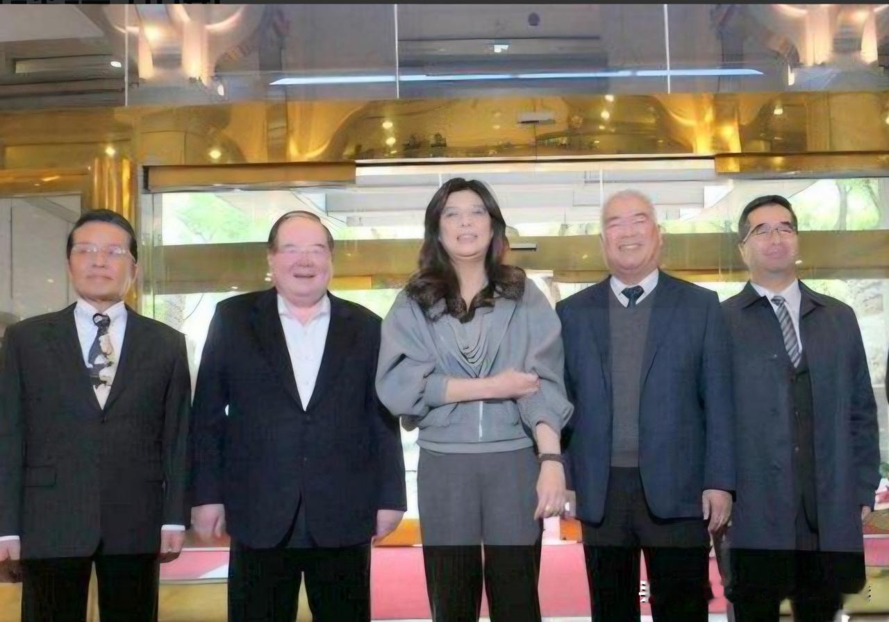 草台班子歹戏拖棚！党主席从没有赢得过任何选举，其余副主席连参选经历都没有，怎操盘