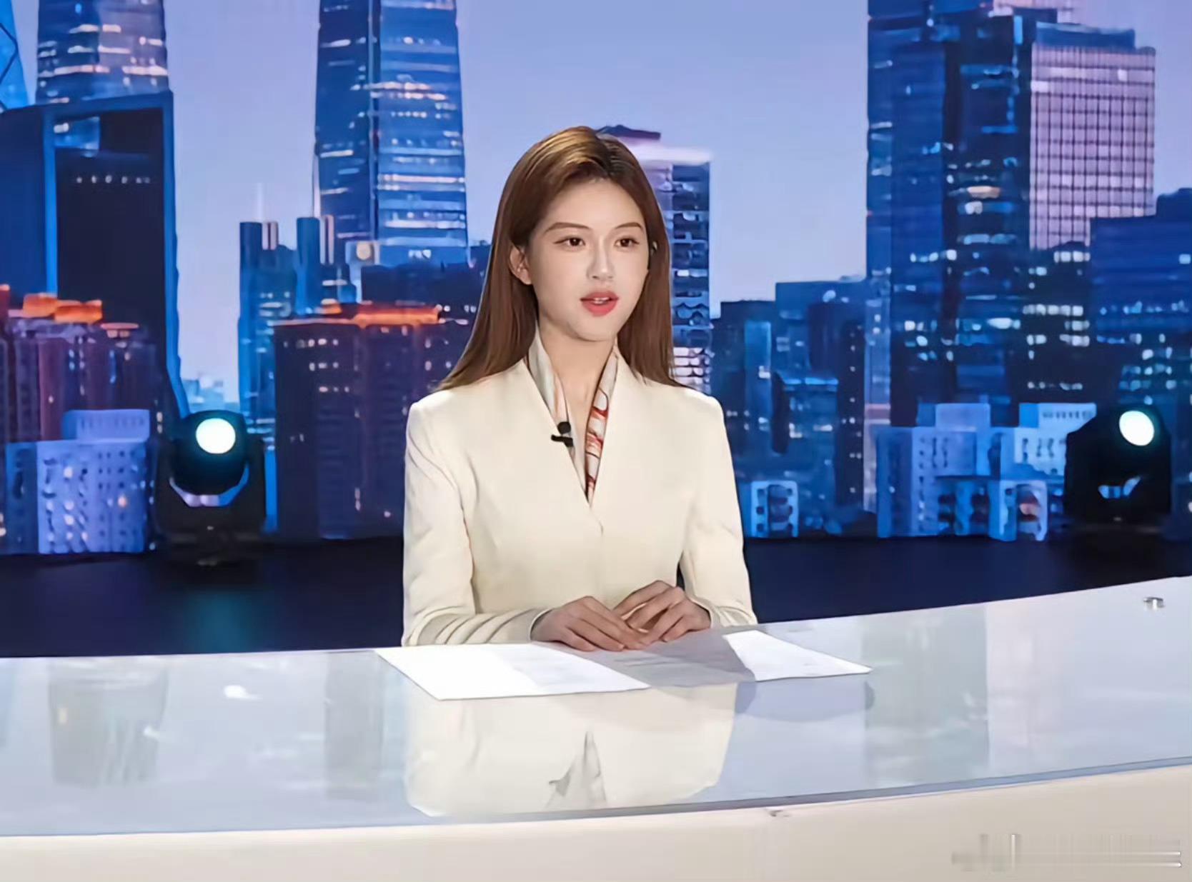 这是赵露思吗，怎么每次都变脸啊 ​​​