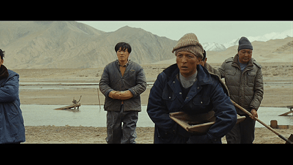 最爱的那年怂包也能一挑四 邵云飞这一刻男友力爆棚💪！白菊被巡山队轮番指责受委屈